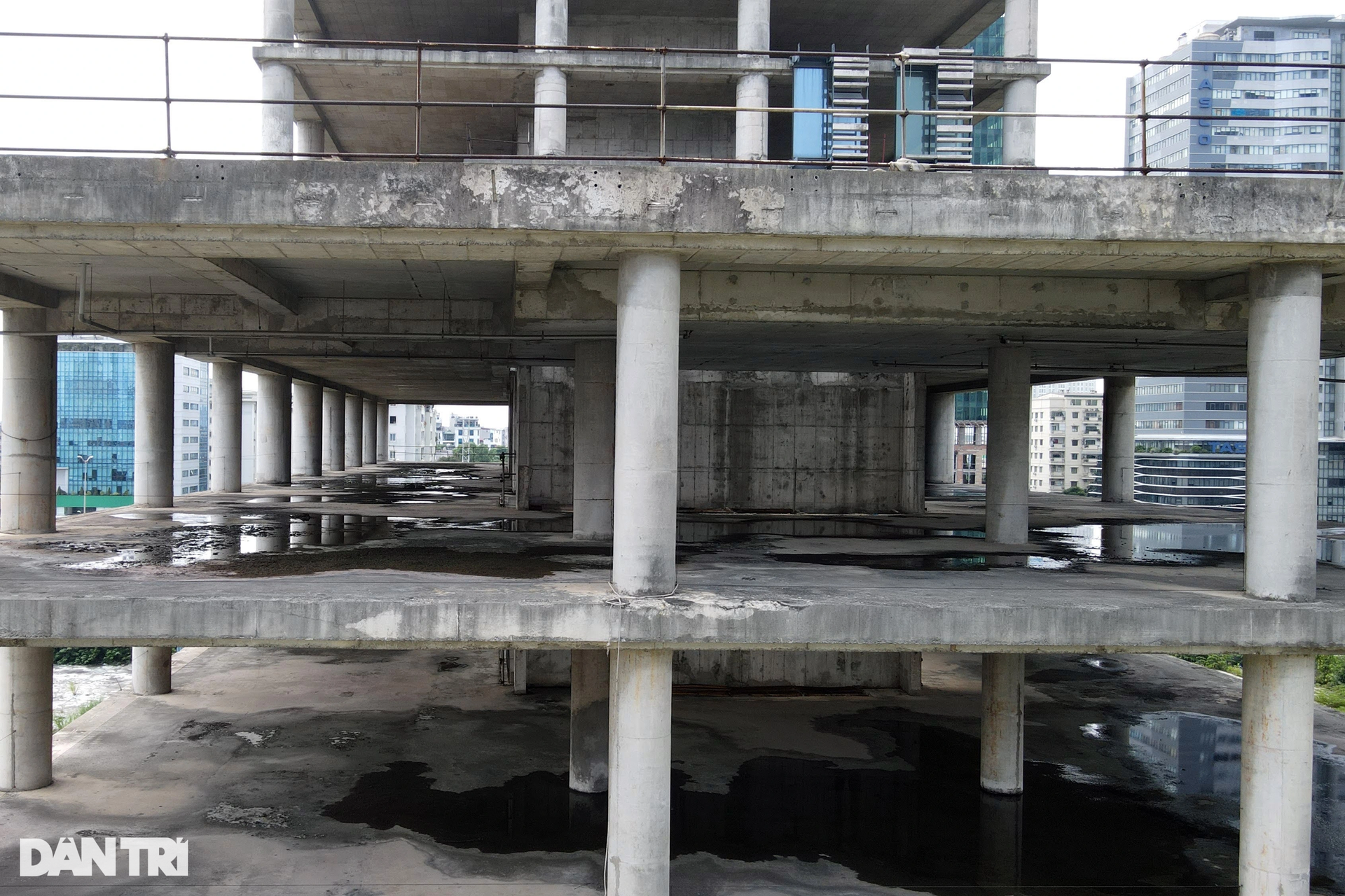 Tòa nhà văn phòng nghìn tỷ trơ khung trên đất vàng Thủ đô - 5 Tòa nhà văn phòng nghìn tỷ trơ khung trên đất vàng Thủ đô - 5