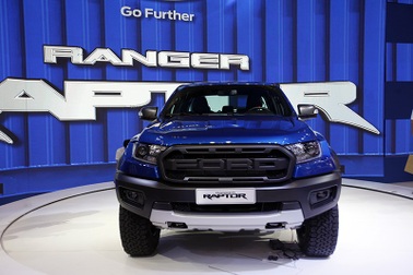 Ford Ranger Raptor chốt giá gần 1,2 tỉ đồng