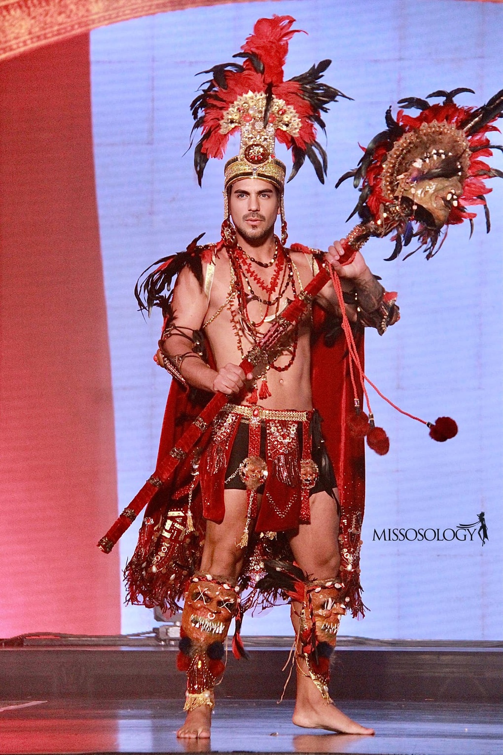 Loạt trang phục kiệm vải gây tranh cãi của thí sinh Nam vương Toàn cầu 2022 - 7