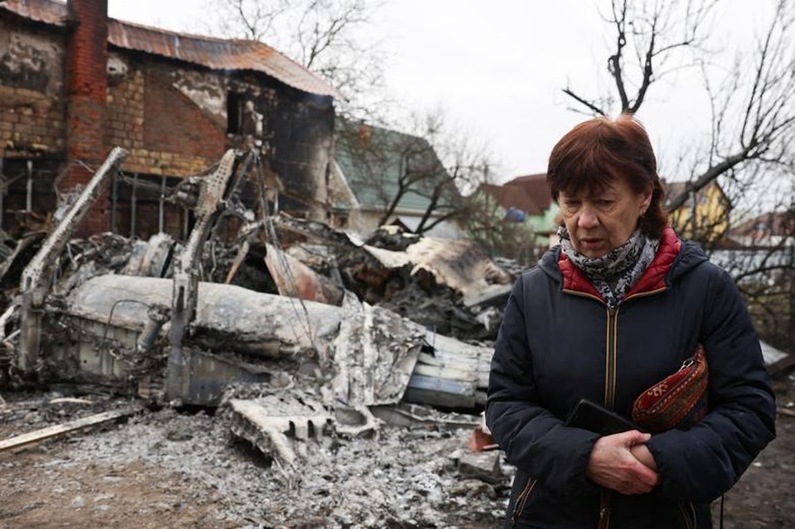 Ukraine đổ nát, tan hoang sau 4 ngày hứng mưa hỏa lực - 6 Ukraine đổ nát, tan hoang sau 4 ngày hứng mưa hỏa lực - 6