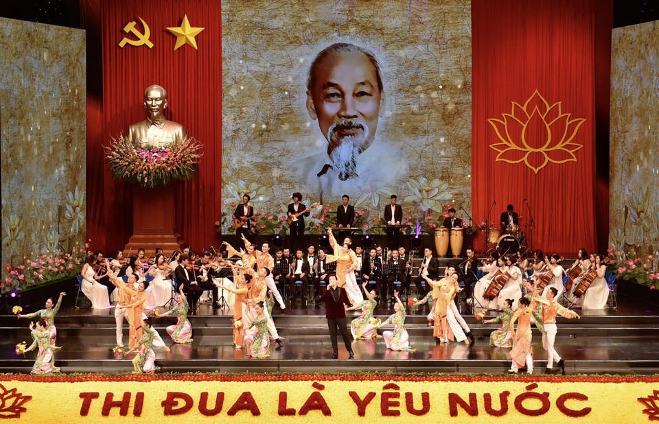 Thủ tướng phát động phong trào thi đua giai đoạn 2021-2025 - 2 Thủ tướng phát động phong trào thi đua giai đoạn 2021-2025 - 2