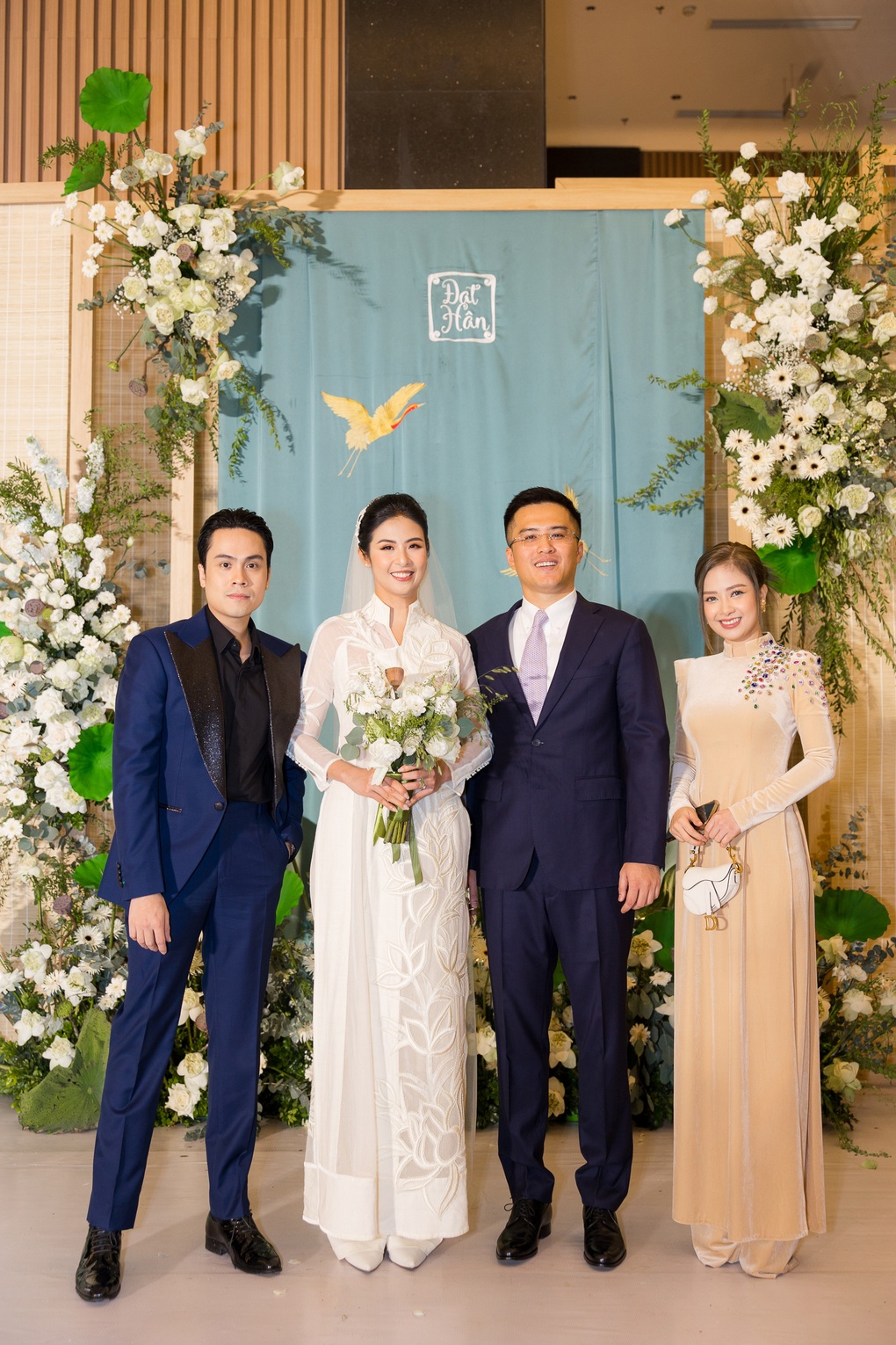 Vợ chồng Đỗ Mỹ Linh, Đặng Thu Thảo và dàn hoa hậu đổ bộ đám cưới Ngọc Hân - 6 Vợ chồng Đỗ Mỹ Linh, Đặng Thu Thảo và dàn hoa hậu đổ bộ đám cưới Ngọc Hân - 6