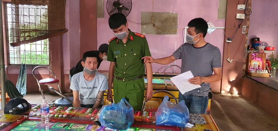 Triệt xóa 2 tụ điểm game bắn cá ăn tiền trá hình trong quán cà phê - 1 Triệt xóa 2 tụ điểm game bắn cá ăn tiền trá hình trong quán cà phê - 1