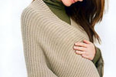 Tại sao phụ nữ khi có thai phải bổ sung viên sắt và acid folic?