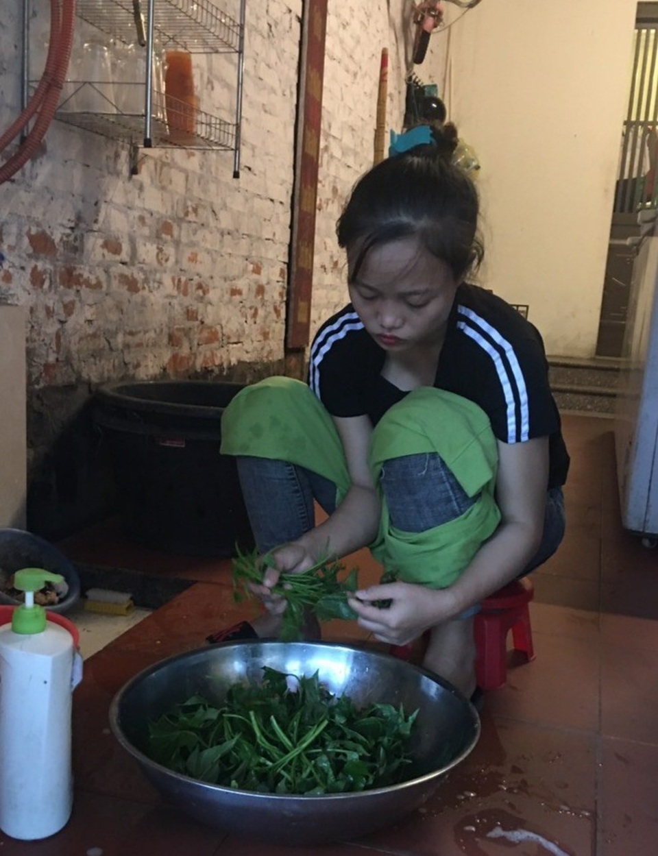 Nhà mình nghèo quá, cha mẹ gả con đi... để mà lấy tiền trả nợ, cứu anh - 6 Nhà mình nghèo quá, cha mẹ gả con đi... để mà lấy tiền trả nợ, cứu anh - 6