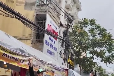 Người dân Lạng Sơn mang cả bao tải, tung tiền ở ngày hội lớn nhất tỉnh