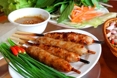 Thức ăn đường phố ở thành phố ngàn hoa hút hồn thực khách mùa lạnh