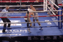 Võ sĩ né đòn tốt, hạ gục đối thủ trong chớp mắt