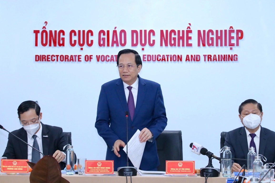 Giáo dục nghề nghiệp phải đặt đào tạo và đào tạo lại làm nền tảng - 1 Giáo dục nghề nghiệp phải đặt đào tạo và đào tạo lại làm nền tảng - 1