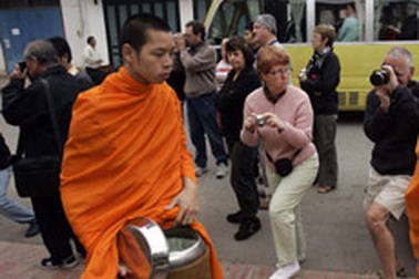 Luang Prabang - Quá khứ gánh tương lai