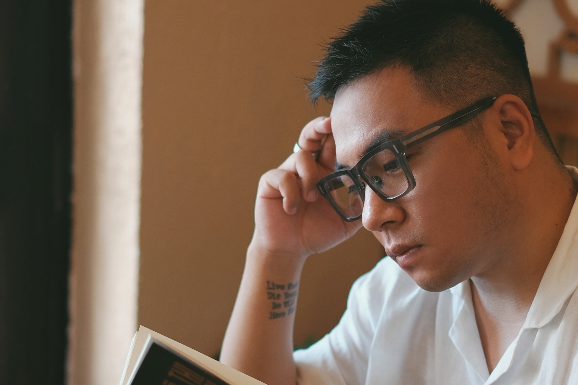Nguyễn Ngọc Thạch: Gần 40 tuổi còn nói về tình yêu, ai mà tin - 1