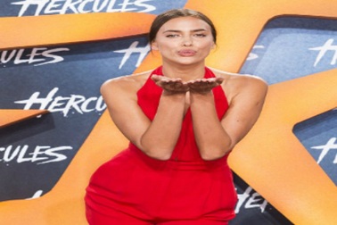 Bạn gái C.Ronaldo "nóng bỏng" trong buổi họp báo phim Hercules