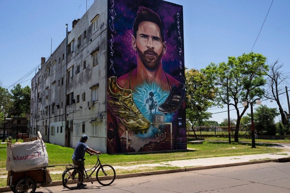 Khu phố nghèo nơi Messi từng sống và ước mơ đổi đời nhờ thiên tài bóng đá - 4 Khu phố nghèo nơi Messi từng sống và ước mơ đổi đời nhờ thiên tài bóng đá - 4
