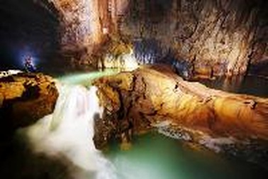 Ngỡ ngàng trước vẻ đẹp tráng lệ ở Tú Làn