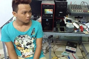 Dụ dỗ hàng chục bé nam từ Mỹ quay clip khiêu dâm đưa lên mạng