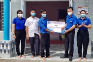 Trao tặng "ngôi nhà hạnh phúc" cho đoàn viên có hoàn cảnh nghèo