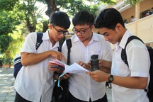 Nỗi buồn “vơ bèo vạt tép”