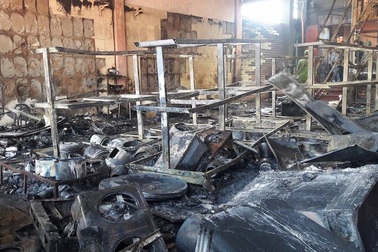 Cửa hàng điện tử bốc cháy mùng 3 Tết