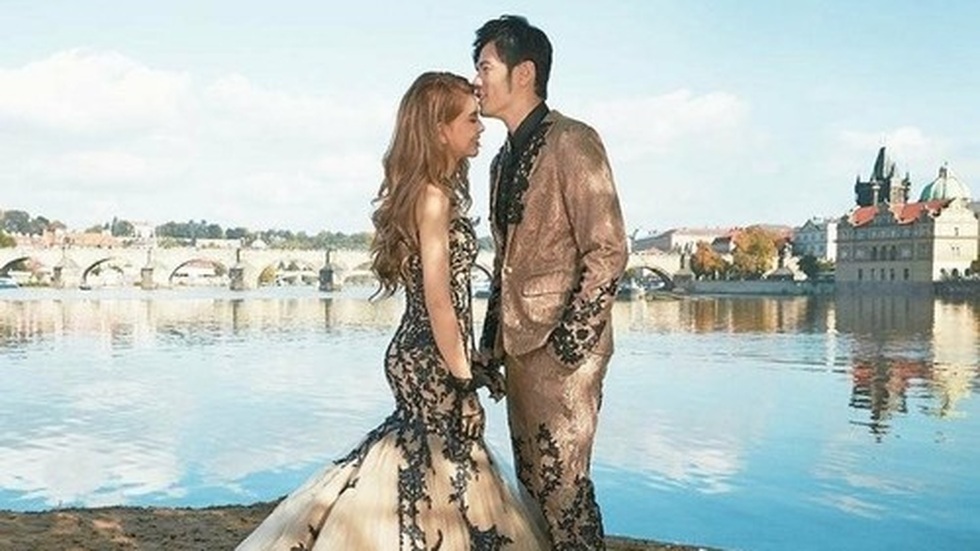 Hai thiên vương châu Á lụi tàn hay thăng hoa vì cách đối xử với vợ - 16 Hai thiên vương châu Á lụi tàn hay thăng hoa vì cách đối xử với vợ - 16