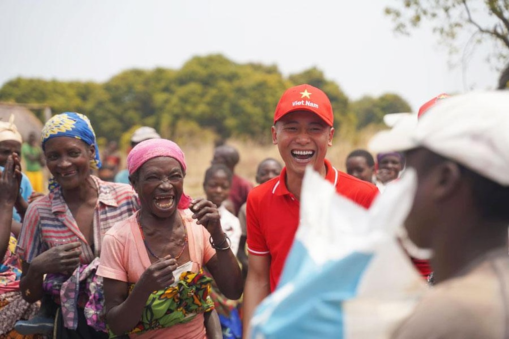 Quang Linh Vlogs là đại sứ thương hiệu 2023 của IVIE - Bác sĩ ơi - 3 Quang Linh Vlogs là đại sứ thương hiệu 2023 của IVIE - Bác sĩ ơi - 3