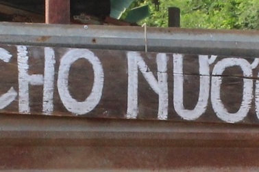 Những giọt nước quý hơn vàng trong mùa hạn, mặn khốc liệt