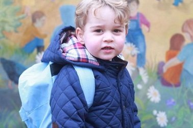 Ngày đầu tiên đi học của Hoàng tử bé nước Anh