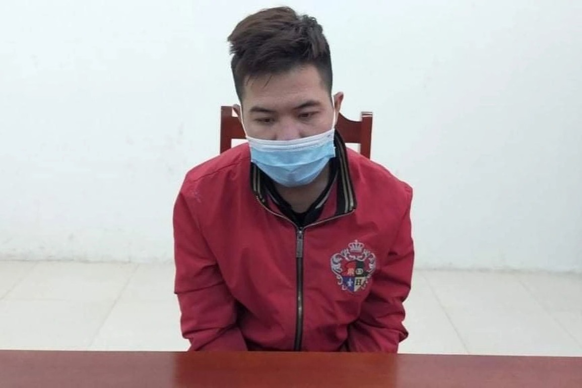 Giả danh công an vào nhà dân đe dọa, chiếm đoạt... 500.000 đồng - 1 Giả danh công an vào nhà dân đe dọa, chiếm đoạt... 500.000 đồng - 1