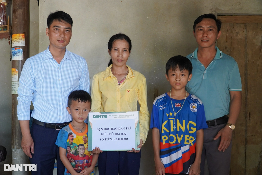 Bạn đọc giúp người mẹ mắc u não cùng đàn con thơ hơn 200 triệu đồng - 2 Bạn đọc giúp người mẹ mắc u não cùng đàn con thơ hơn 200 triệu đồng - 2