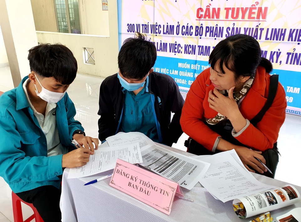 Năm 2021, tỉnh Quảng Nam phấn đấu tỷ lệ lao động qua đào tạo đạt 67% - 1 Năm 2021, tỉnh Quảng Nam phấn đấu tỷ lệ lao động qua đào tạo đạt 67% - 1