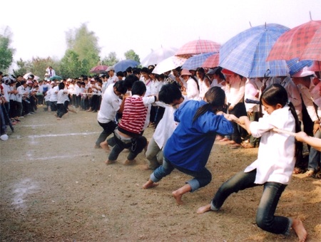 Học sinh bây giờ manh động lắm!