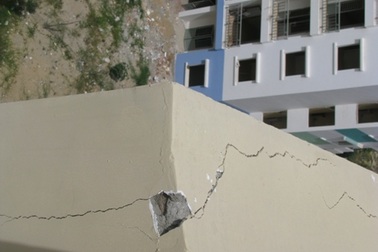 Nhà nứt toác vẫn "trong giới hạn cho phép"?