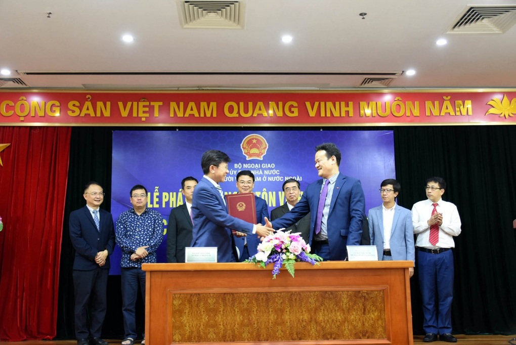 Để tiếng mẹ đẻ là niềm tự hào của mỗi người Việt ở bất cứ đâu - 5 Để tiếng mẹ đẻ là niềm tự hào của mỗi người Việt ở bất cứ đâu - 5