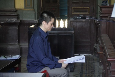 Tiếp tay cho khách lừa đảo, cán bộ ngân hàng bỗng dưng bị... tâm thần