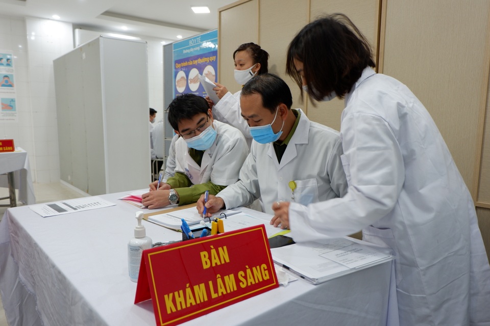 Ai là người đầu tiên được tiêm liều cao nhất vắc xin Covid-19 của Việt Nam? - 4 Ai là người đầu tiên được tiêm liều cao nhất vắc xin Covid-19 của Việt Nam? - 4