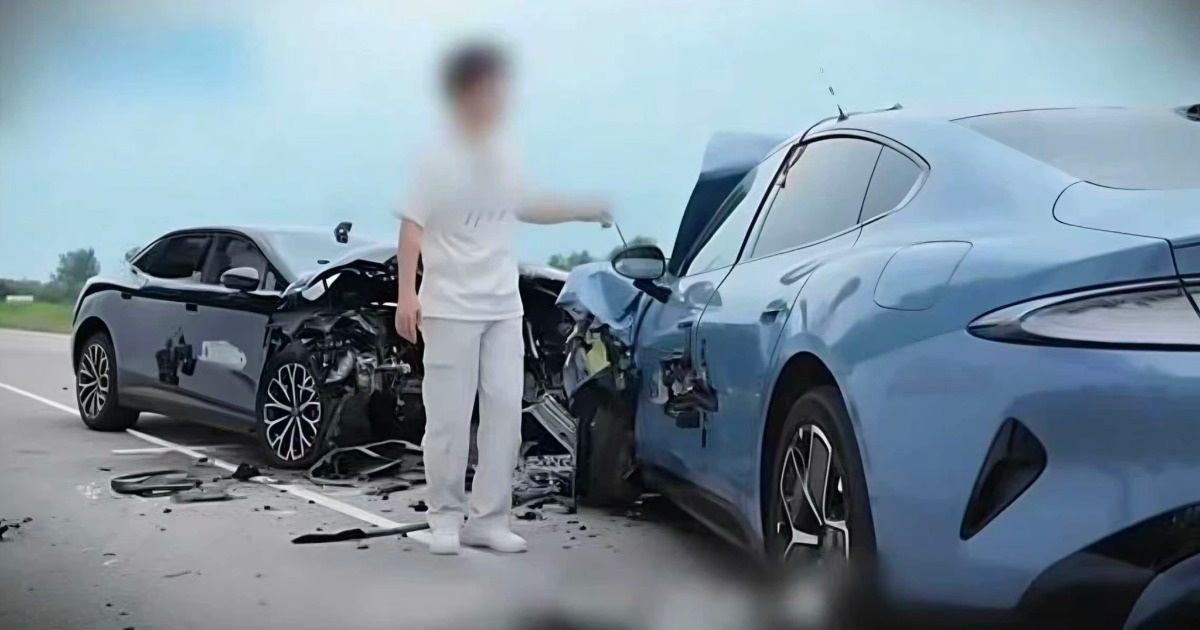 Đằng sau mạng lưới bôi nhọ xe điện trên không gian mạng ở Trung Quốc