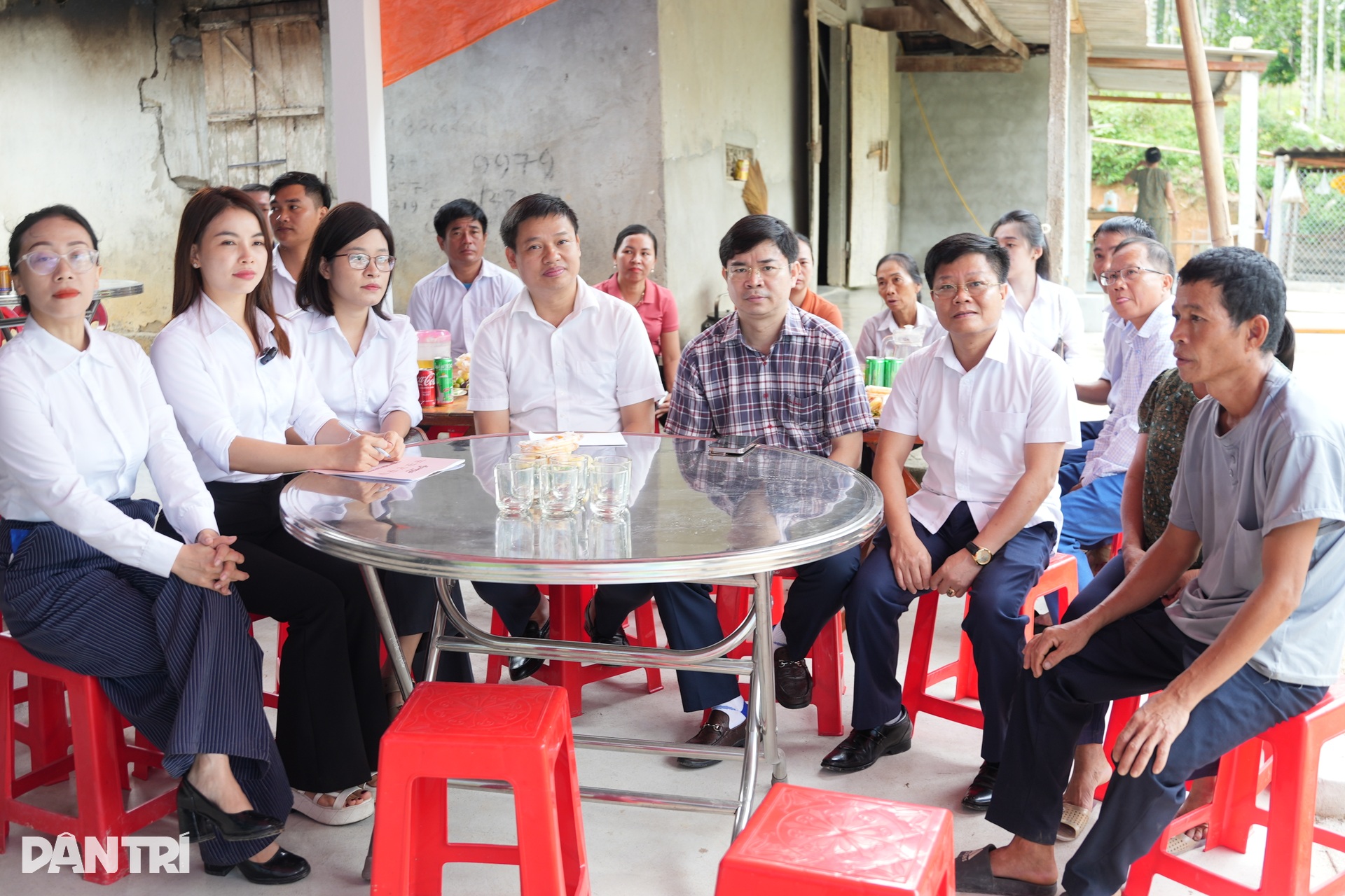 Bạn đọc Dân trí viết tiếp ước mơ về mái ấm cho vợ chồng nghèo - 6 Bạn đọc Dân trí viết tiếp ước mơ về mái ấm cho vợ chồng nghèo - 6