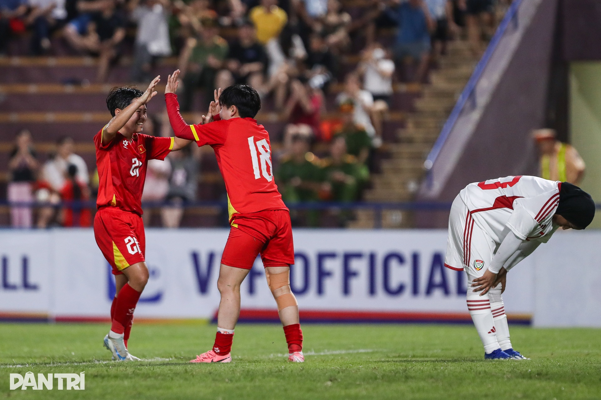 Đội tuyển nữ Việt Nam thắng đậm đối thủ UAE vượt trội về thể hình - 8 Đội tuyển nữ Việt Nam thắng đậm đối thủ UAE vượt trội về thể hình - 8