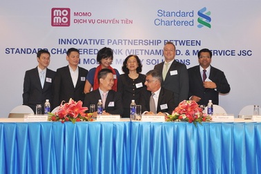 Standard Chartered triển khai dịch vụ ví điện tử trên di động với M_Service