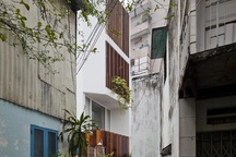 Nhà ống xây trên đất méo ở Sài Gòn vẫn đẹp bất ngờ nhờ "độc chiêu" thiết kế