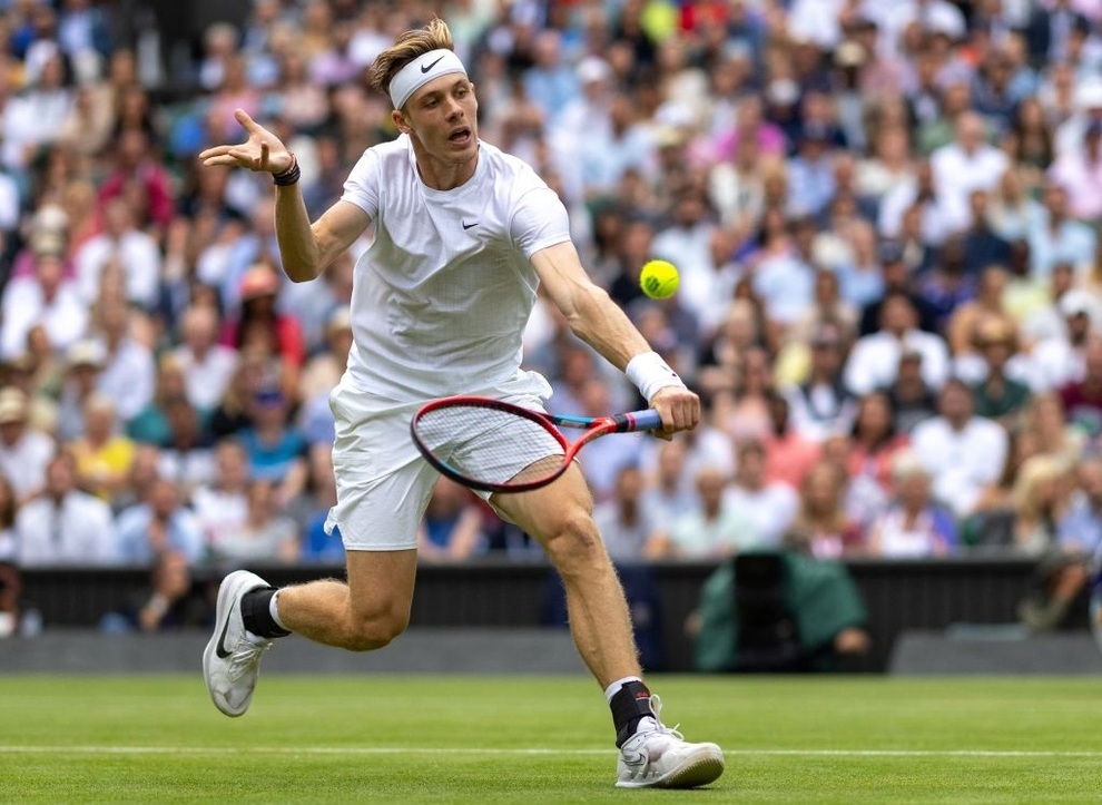 Hạ gục Shapovalov bằng tinh thần thép, Djokovic vào chung kết Wimbledon - 2 Hạ gục Shapovalov bằng tinh thần thép, Djokovic vào chung kết Wimbledon - 2