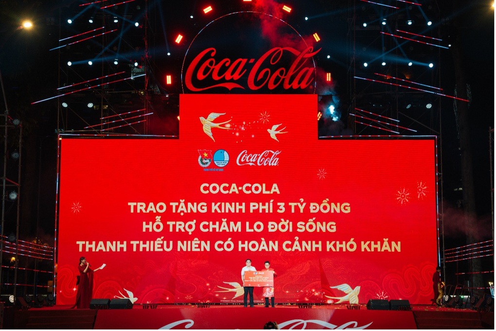 Coca-Cola sum họp 1.000 gia đình đón Tết, gửi lời chúc Việt Nam thịnh vượng - 3 Coca-Cola sum họp 1.000 gia đình đón Tết, gửi lời chúc Việt Nam thịnh vượng - 3