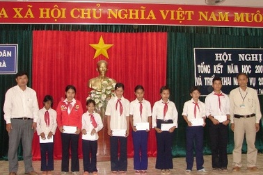 Quảng Ngãi: Tiếp sức 213 học sinh an tâm đến trường