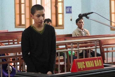 Hiếp dâm bé gái 6 tuổi, đối tượng 15 tuổi lãnh án 8 năm tù