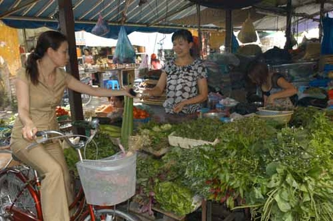 Sau “cú đúp” xăng, điện: Hạn chế tăng giá dây chuyền