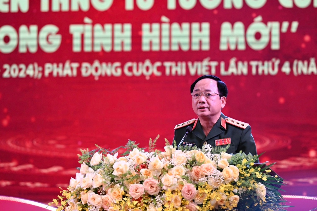 Trao giải cuộc thi viết bảo vệ nền tảng tư tưởng của Đảng - 1 Trao giải cuộc thi viết bảo vệ nền tảng tư tưởng của Đảng - 1