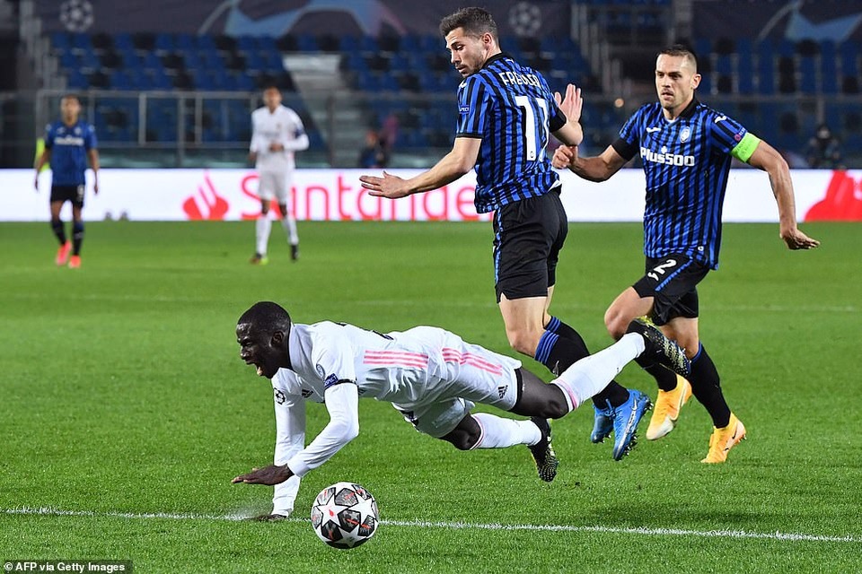 HLV Atalanta nổi điên vì trọng tài thiên vị trắng trợn Real Madrid - 1 HLV Atalanta nổi điên vì trọng tài thiên vị trắng trợn Real Madrid - 1