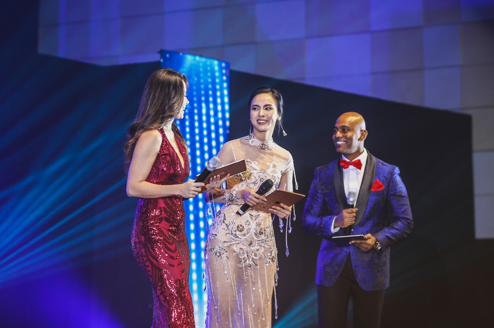 MC Quỳnh Nga: Tôi sẵn sàng chấp nhận thử thách - 3 MC Quỳnh Nga: Tôi sẵn sàng chấp nhận thử thách - 3