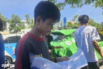 Nhiều thí sinh tự tin với bài thi môn tiếng Anh vào lớp 10