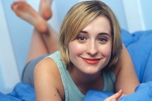 Có gì trong “giáo phái tình dục” mà nữ diễn viên “Smallville” liên đới?