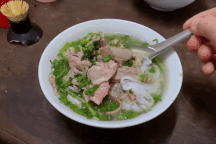 Chi tiêu "tẹt ga" ở Hà Nội không hết 2,3 triệu đồng/ngày, khách Tây khen rẻ